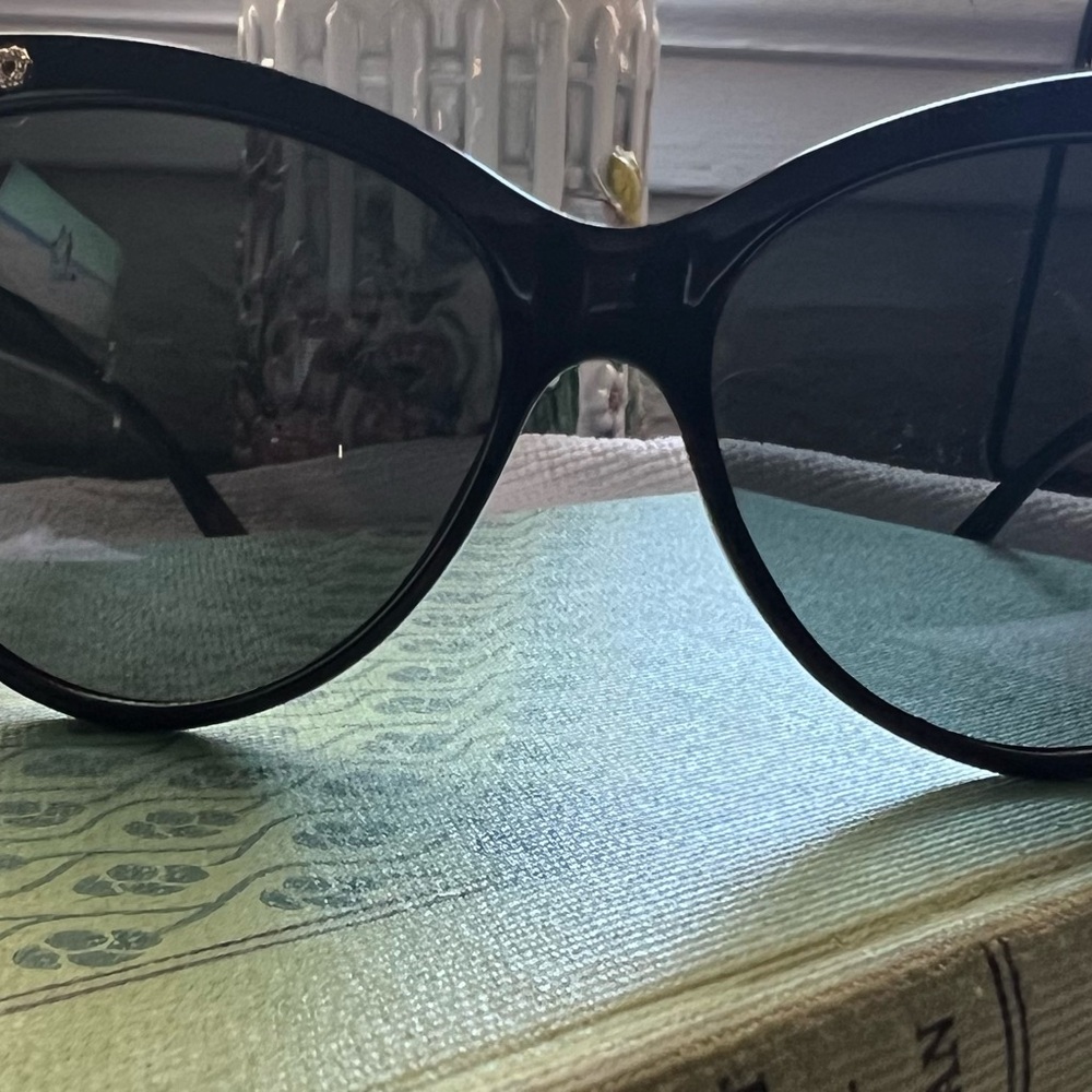 Elegant Black AJ Morgan Sunglasses